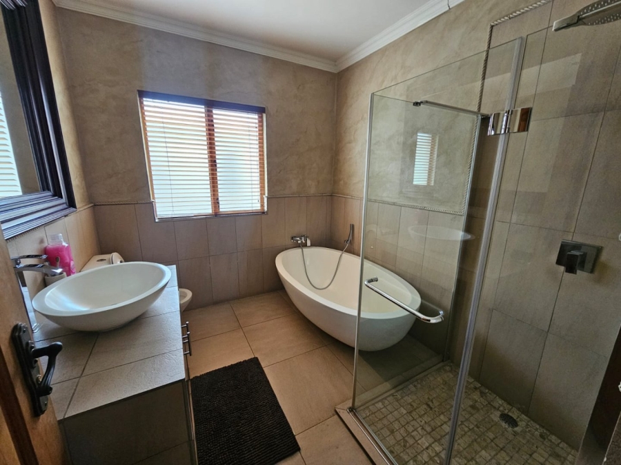 4 Bedroom Property for Sale in Club Milos Estate Free State